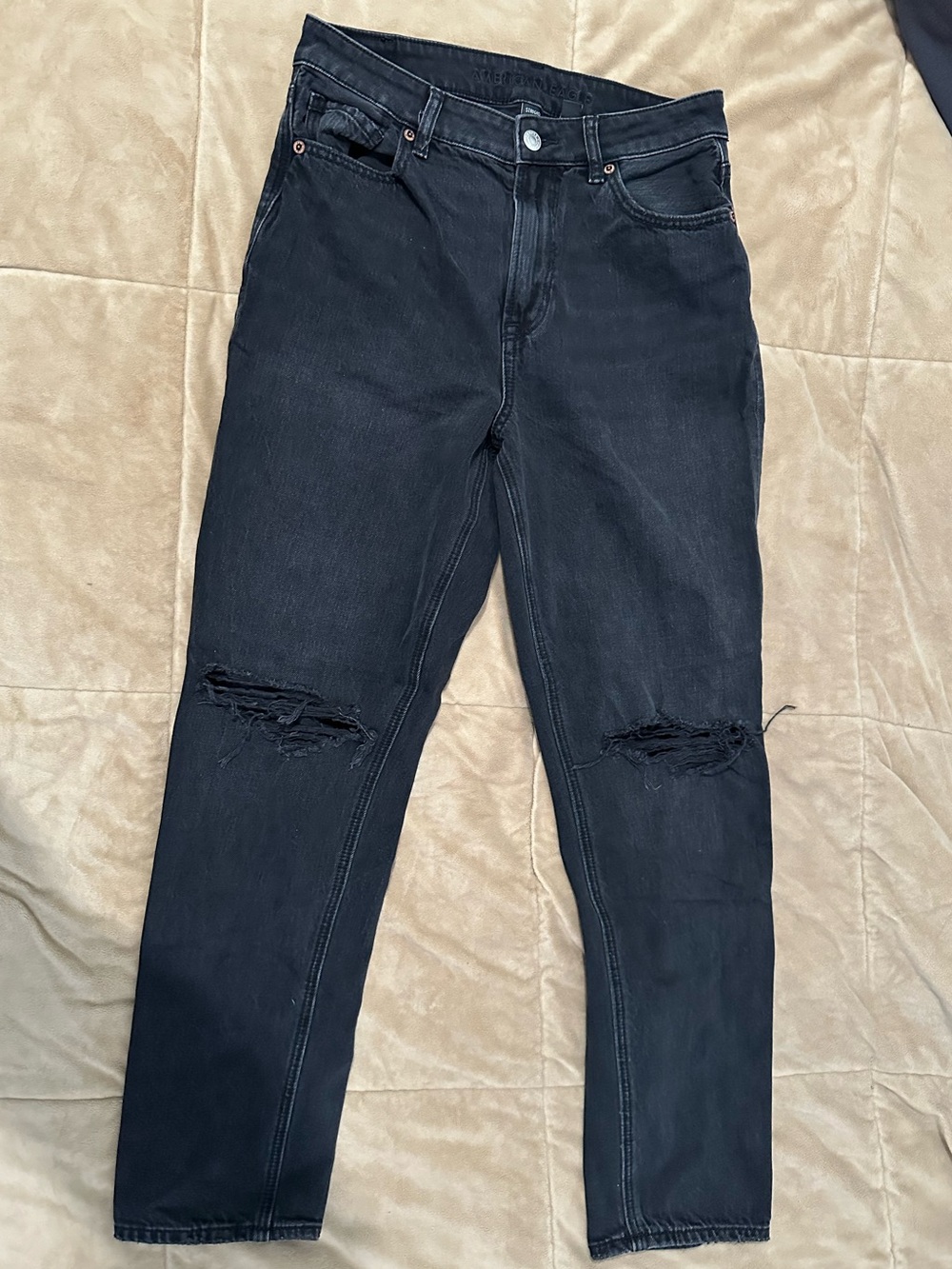 American eagle distressed mom Jean